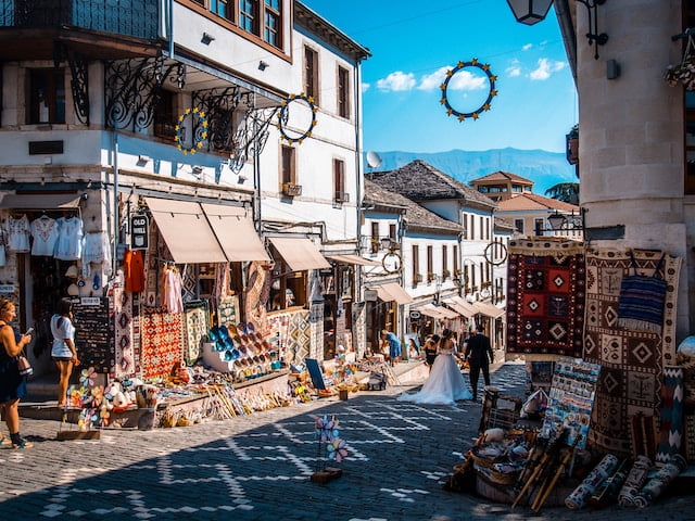 Gjirokastra's top 10 adventures! Scenic landscapes and thrilling activities in this historic Albanian city.