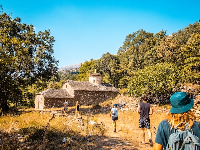 Smart travel in Albania. Learn the dos and don'ts through our guide, ensuring a memorable and respectful tourist experience.