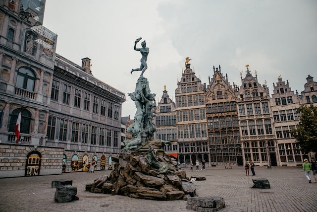 Discover Antwerp's top 10 adventures! Thrilling activities and scenic landscapes in a dynamic Belgian city.