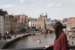 Travel in Belgium. Learn the dos and don'ts through our insightful guide for a respectful and enriching tourist experience.