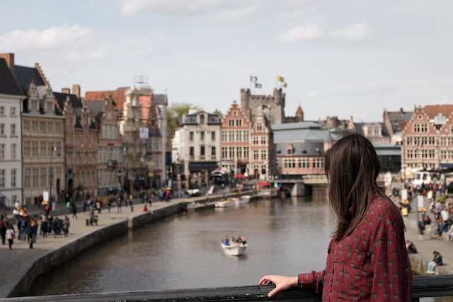 Travel in Belgium. Learn the dos and don'ts through our insightful guide for a respectful and enriching tourist experience.