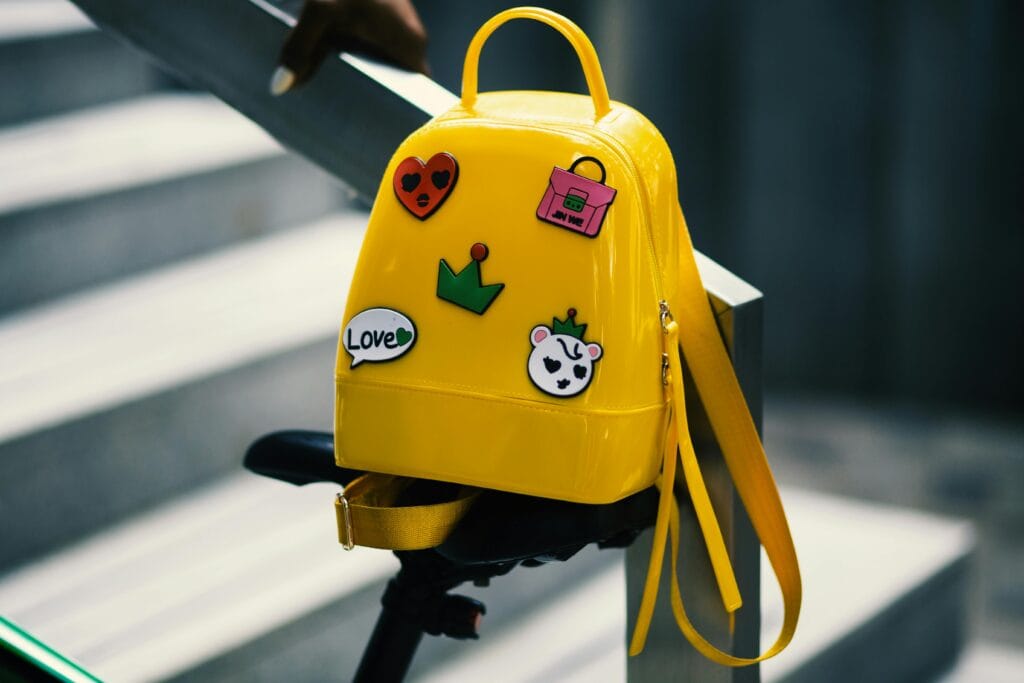 take a photo of baggage before flight for luggage security and identification