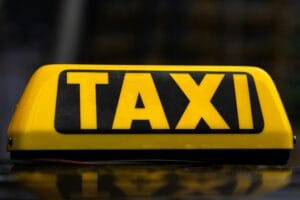 How to save money on airport taxi fares