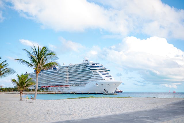 • best cruise lines for families docked in tropical bahamas